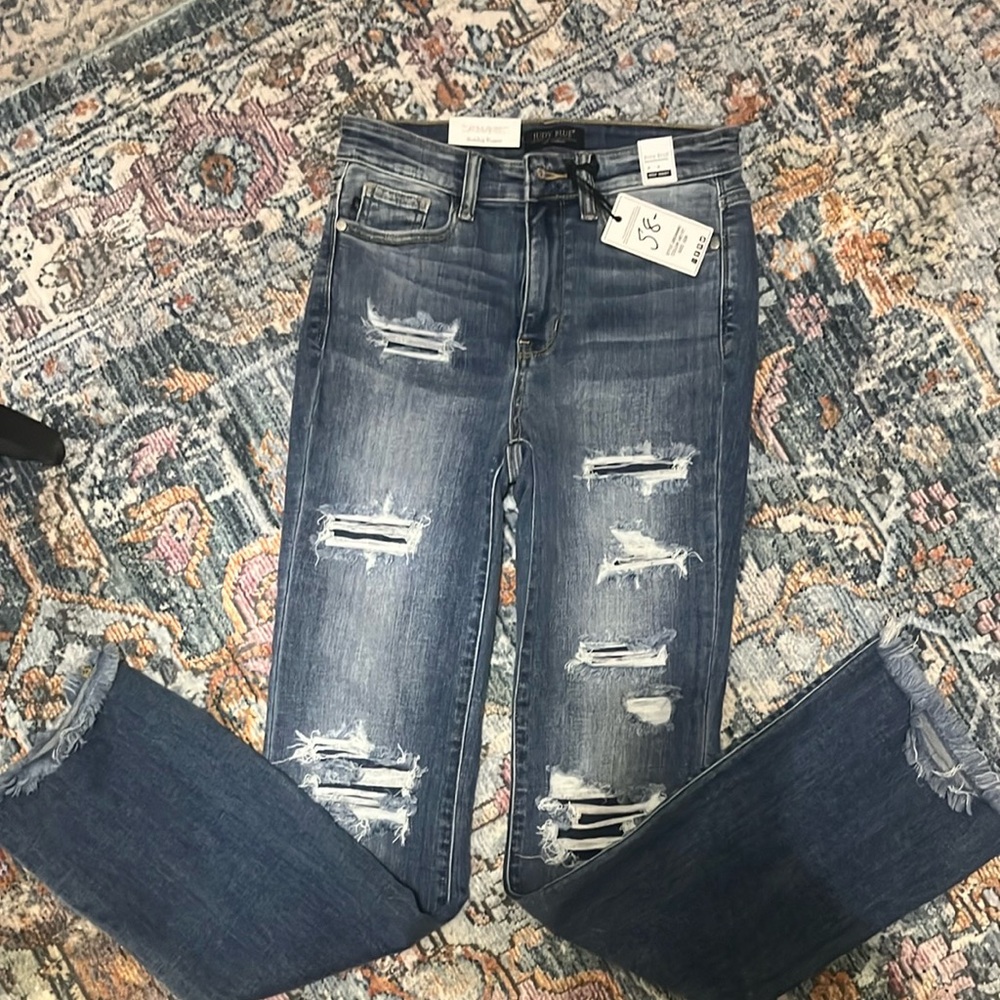Judy Blue Ripped Denim Boyfriend Jeans